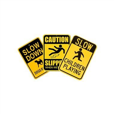 Børn leger Slow Down Sign